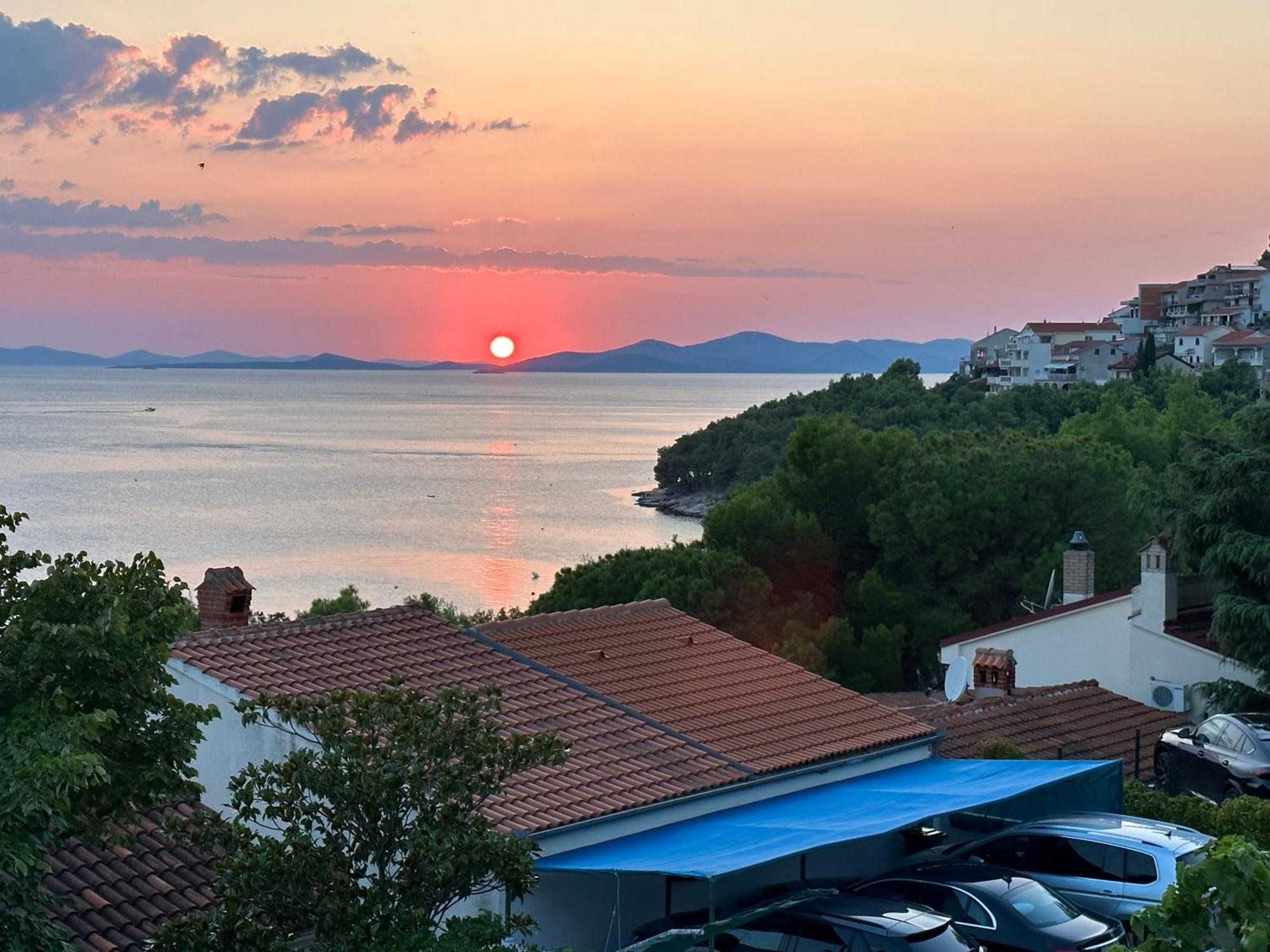 Apartment Mona 1, Fantastischer Meerblick ดราเก ภายนอก รูปภาพ